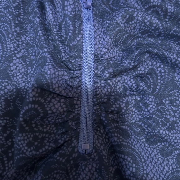 Eddie Bauer Women’s Long Sleeve Workout Top Size M Blue Paisley - Picture 4 of 7